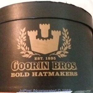 Designer Goorin Bros est1895 BOLD HATMAKERS Round Box 10.75'' x 6.25''